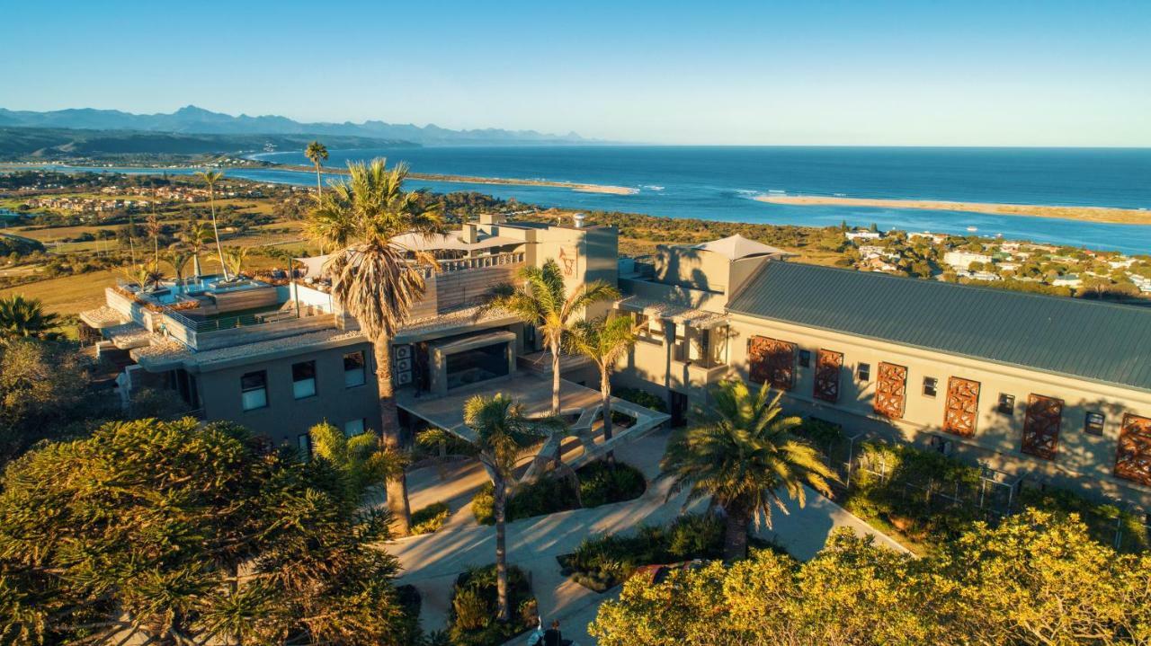 Sky Villa Boutique Hotel By Raw Africa Collection Плеттенберг-Бей Экстерьер фото Aerial view of the campus